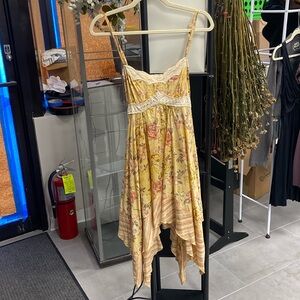 Dolce Cabo handkerchief top/dress